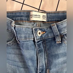 Abercrombie kids Mini mom jeans size 15/16